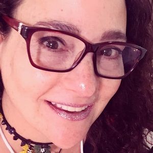 Meet your Posher, Deb